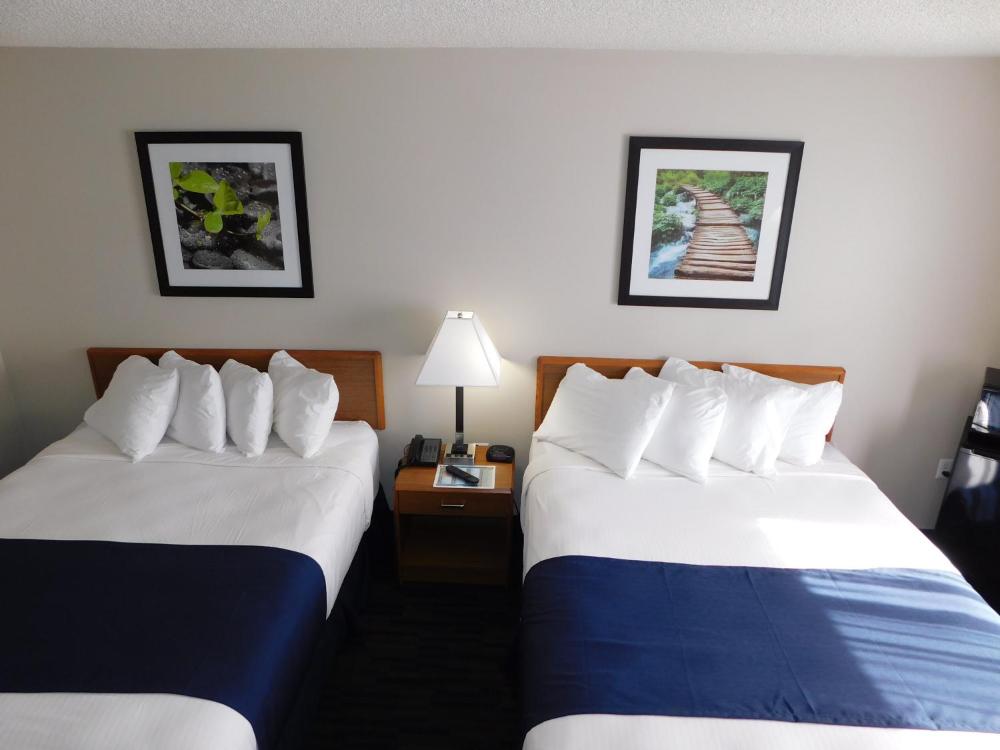 Queen Room with Two Queen Beds interior
